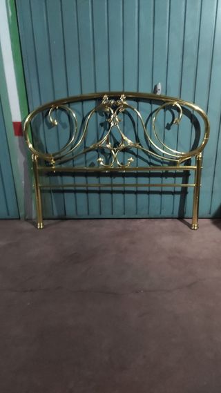 Cabecero antiguo dorado metal