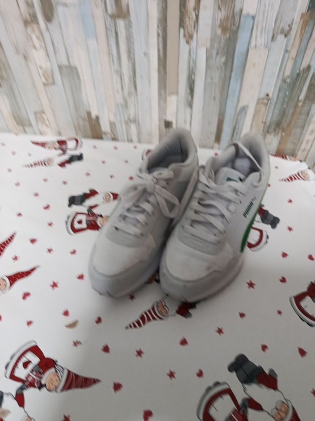 Zapatillas Puma blancas y verdes