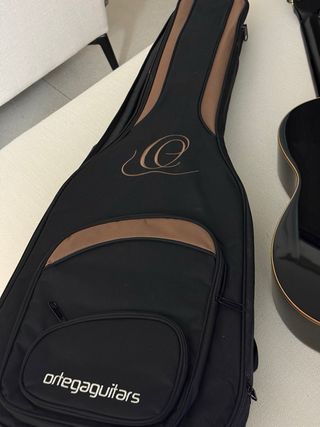 Guitarra clásica Ortega R221Bk