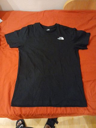 Camiseta The North Face negra