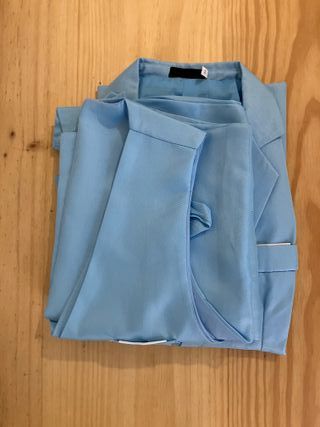Traje completo hombre. Talla M. Color azul claro