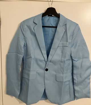 Traje completo hombre. Talla M. Color azul claro
