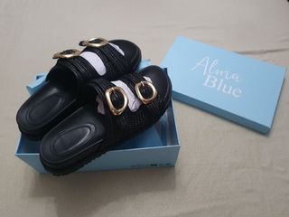 Alma Blue ( Alma en Pena) - Sandalias negras