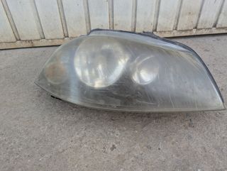 Faro delantero Seat Ibiza usado