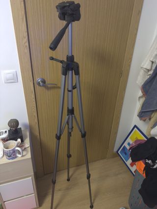 Cámara Canon EOS 1100D + extras