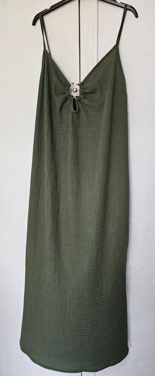 Vestido midi verde oliva
