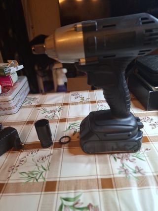 Llave impacto inalámbrica
