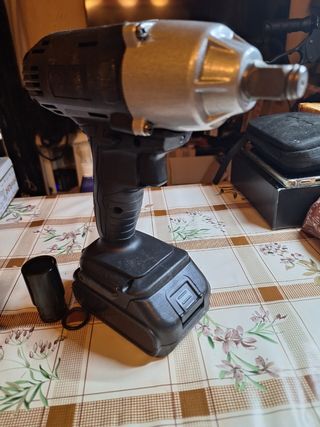 Llave impacto inalámbrica
