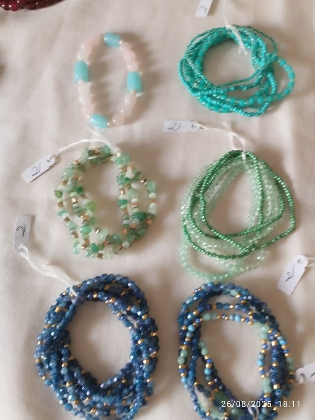 Lote de 20 pulseras, Hay más de 80 piezas. Lote X 