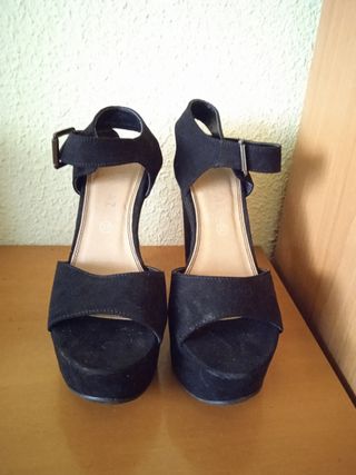 Sandalias tacón negras