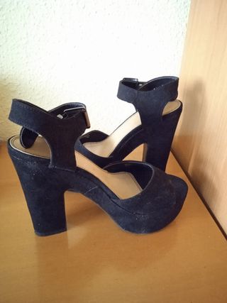 Sandalias tacón negras
