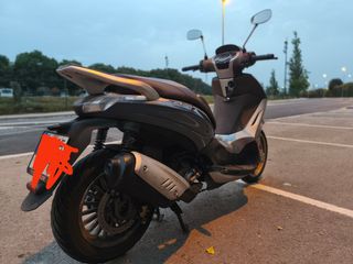 Piaggio Beverly 300 - Scooter
