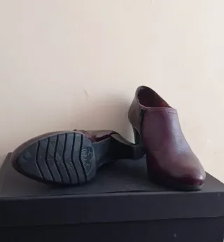 Botines Desireé Piel Burdeos