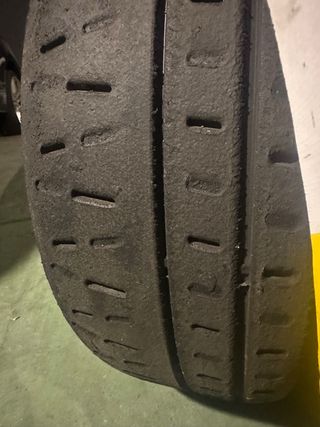 slick  Pirelli RA7B 16" 
