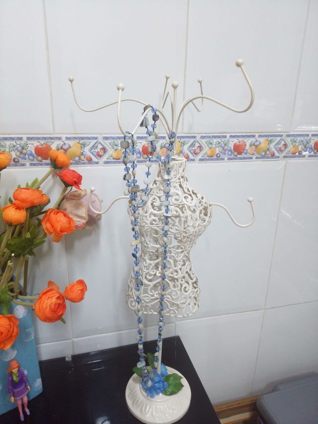 Manichino bianco per gioielli, ideale per decorazione