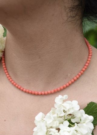 Collar cuentas coral fino 