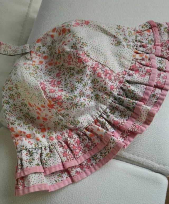 Gorro niña flores rosa-blanco 6 a 12 meses.