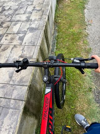 Bicicleta montaña negra/roja