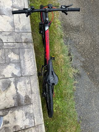 Bicicleta montaña negra/roja