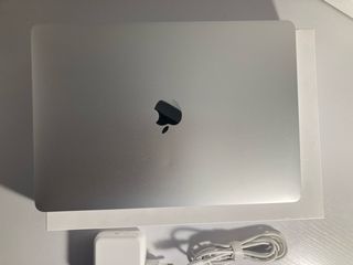 MacBook Air 13" i5 8GB 256GB SSD