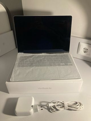 MacBook Air 13" i5 8GB 256GB SSD
