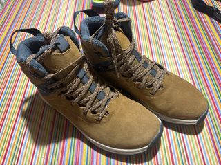 Botas montaña talla 38 usadas menos de 3 horas