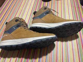 Botas montaña talla 38 usadas menos de 3 horas