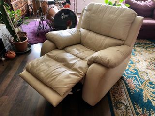 Poltrona relax piel beige Chateau d’Ax