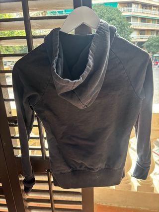 Chaqueta Nike con cremallera negra para niños
