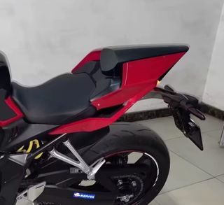 Colín-cubierta Asiento CBR650R
(19-23).