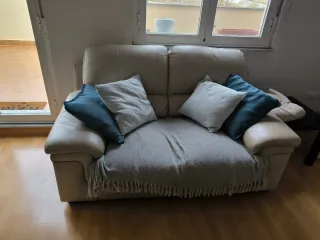 Sofá piel beige 2 plazas