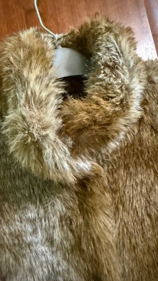 Abrigo marrón de pelo sintético