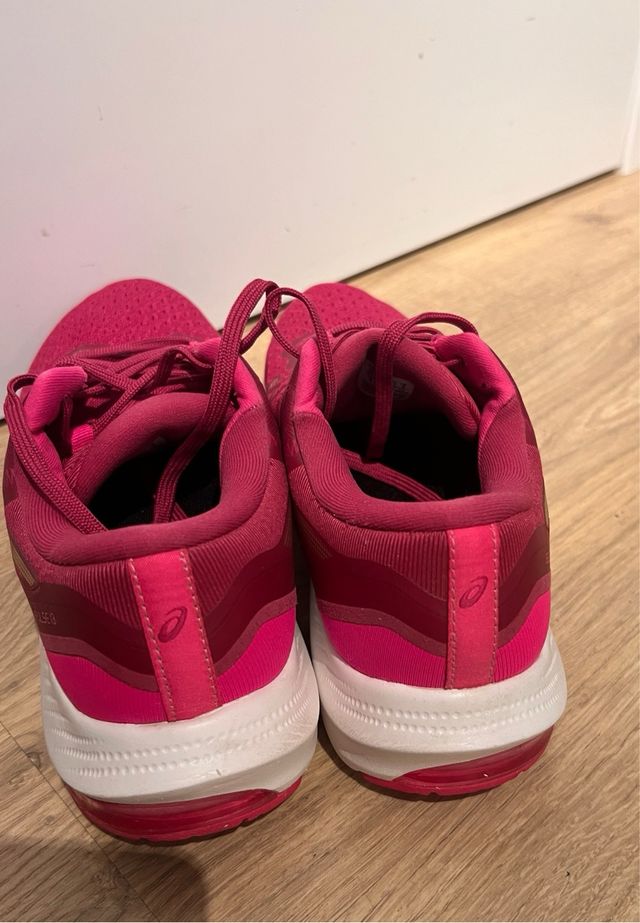 Zapatillas Asics mujer rosa. Como nuevas