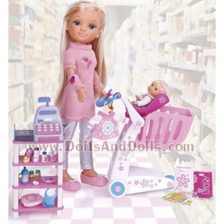 Muñeca Nancy de compras con su hermanita.