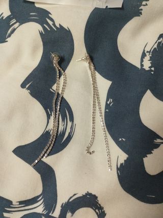 Pendientes largos brillantes plata