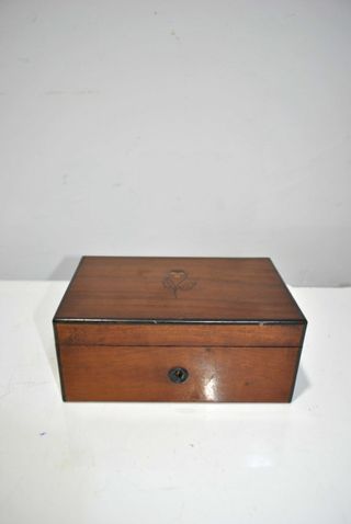 Caja de madera antigua marquetería floral