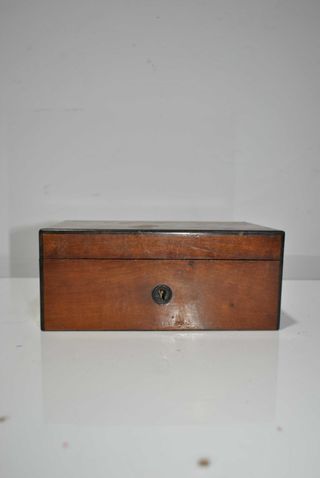 Caja de madera antigua marquetería floral