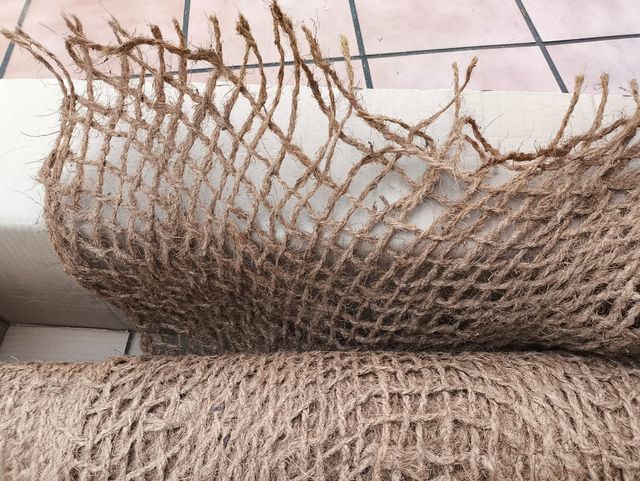 Estera de coco para terraplén, marca Aquagart.