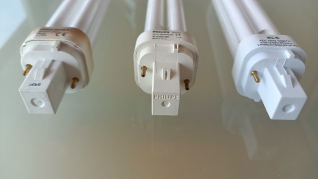 3 Bombillas G24 (26w 4000K) - Philips, Osram