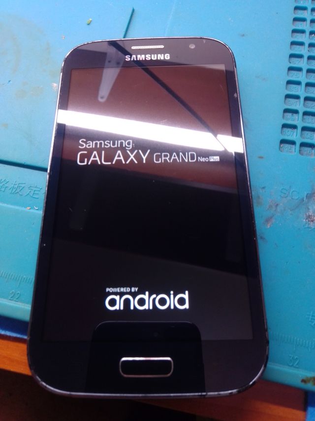 Samsung Galaxy Grand Neo Plus - bordi in argento