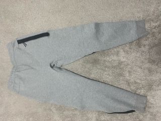 Pantalones Nike Tech - Negro y Gris