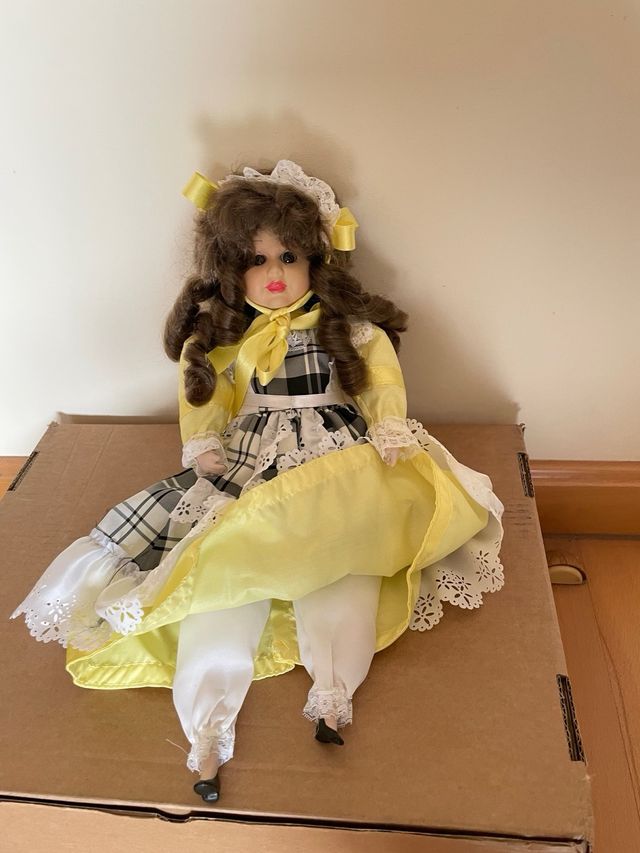 Muñeca porcelana vintage
