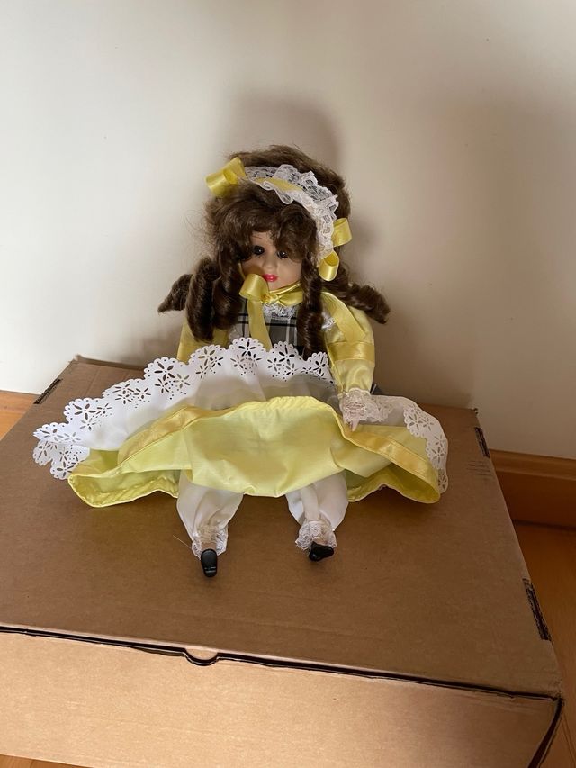 Muñeca porcelana vintage
