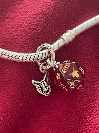 Charm Dado club fuego Stranger Things