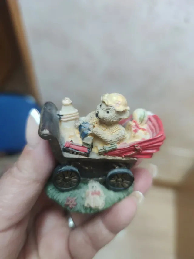 Figuras fantasía: 14 brujas a
1 y 2 euros.