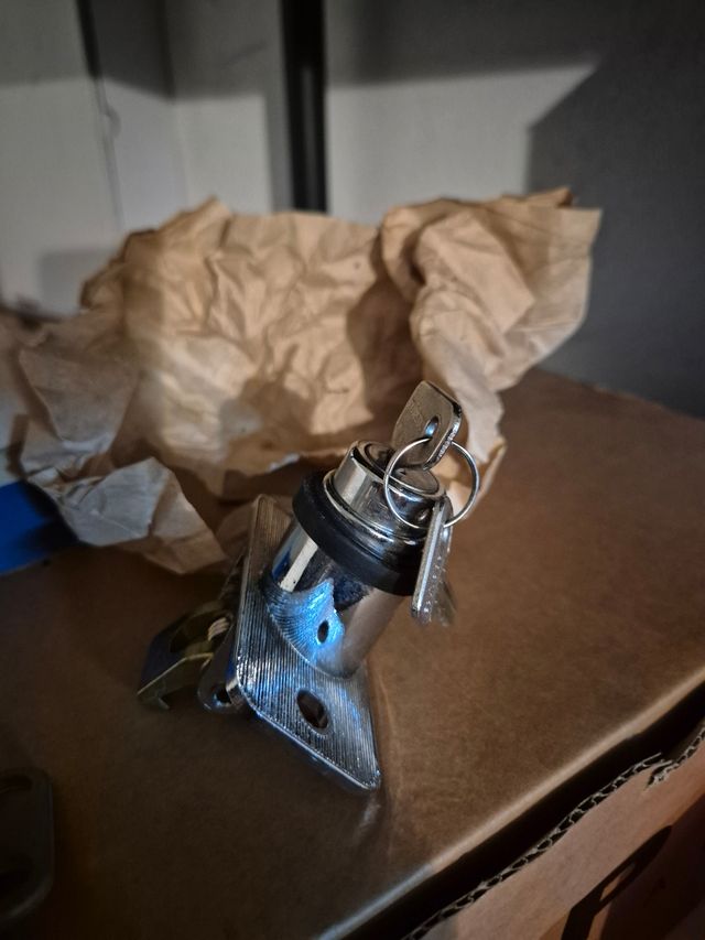 Cerradura Seat 124 trasera