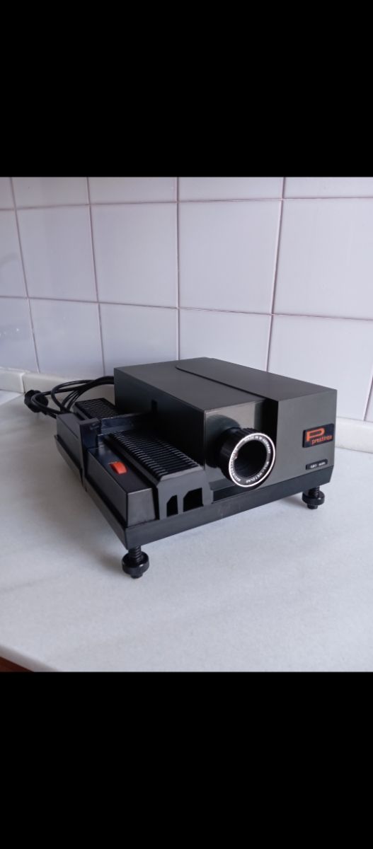 Proiettore per diapositive Prestinox.