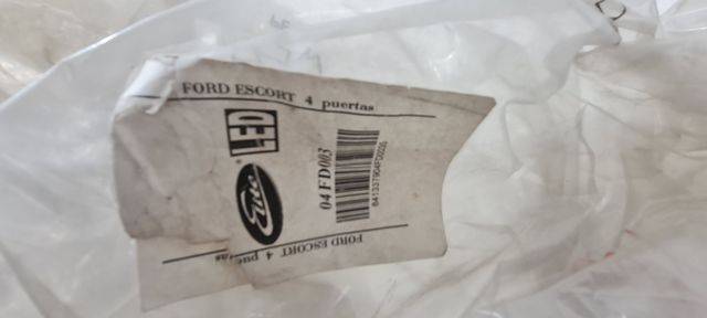 FORD ESCORT MKV , 4 PUERTAS, ALERON TRASERO ,NUEVO