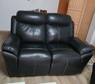 Sofá de piel negro reclinable