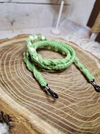 Portaocchiali macramé verde